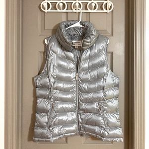 CALVIN KLEIN Silver gray puffer vest